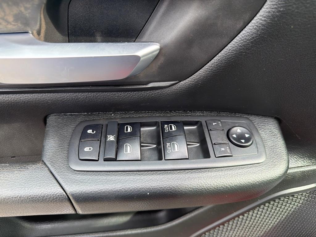 RAM 1500 Tradesman 4x2 Crew Cab 5'7" Box 2019
