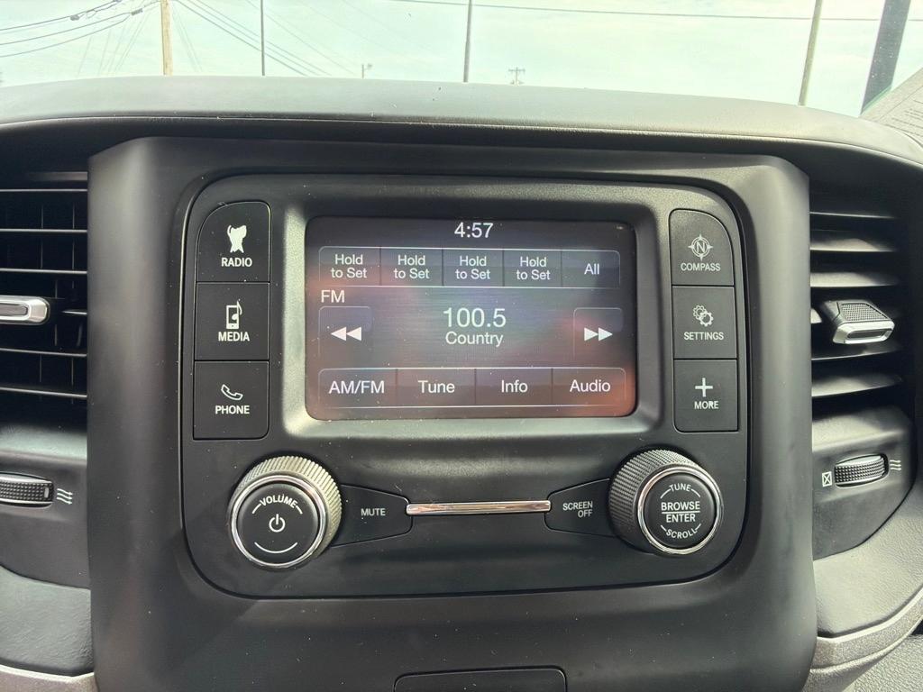 RAM 1500 Tradesman 4x2 Crew Cab 5'7" Box 2019