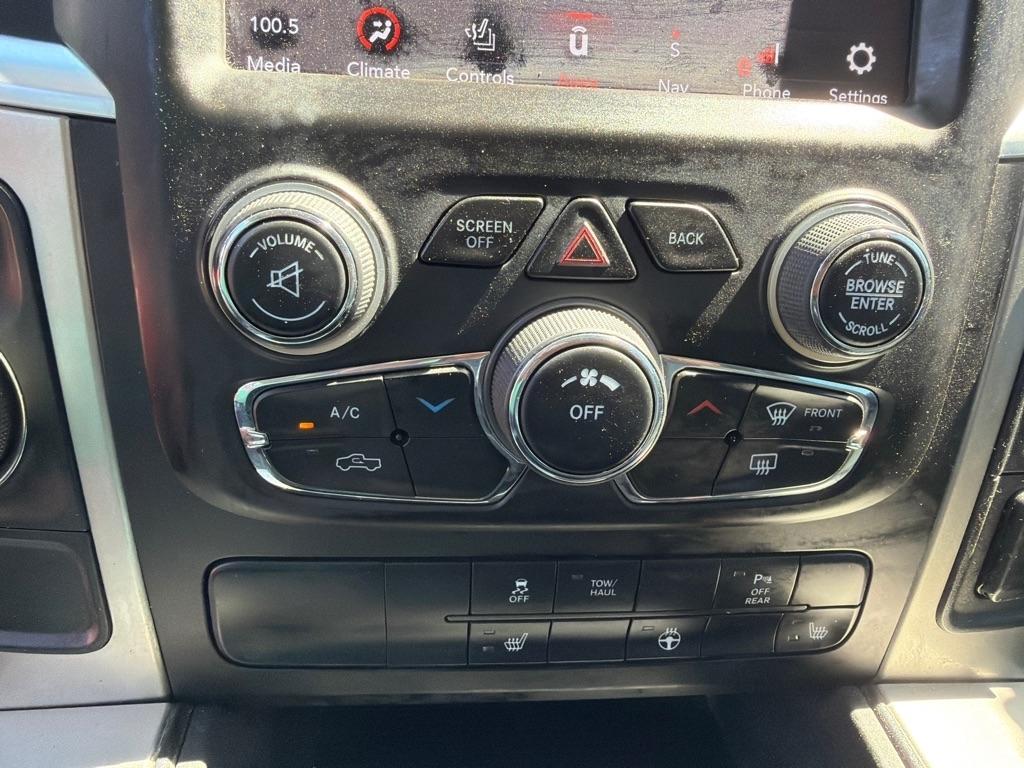 RAM 1500 Classic SLT 4x2 Crew Cab 6'4" Box 2020