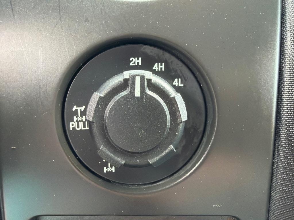Ford F-150 4WD SuperCrew 145" XL 2013