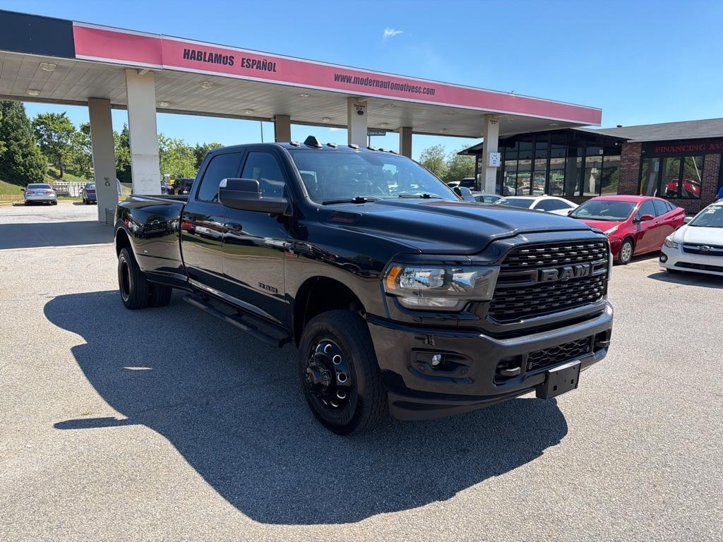 RAM 3500 Big Horn 4x4 Crew Cab 8' Box 2022