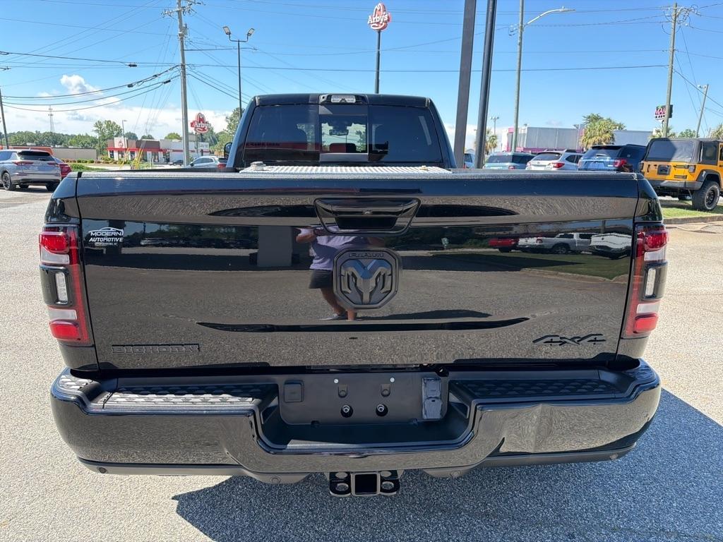 RAM 3500 Big Horn 4x4 Crew Cab 8' Box 2022
