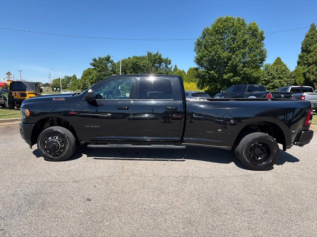 RAM 3500 Big Horn 4x4 Crew Cab 8' Box 2022