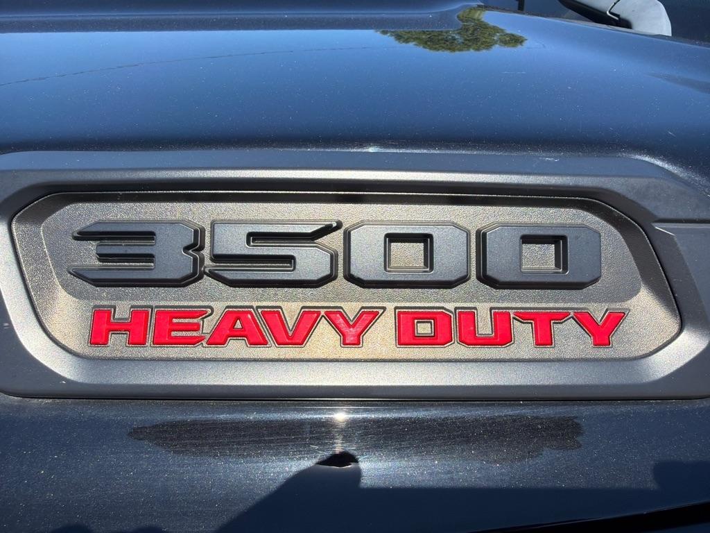 RAM 3500 Big Horn 4x4 Crew Cab 8' Box 2022