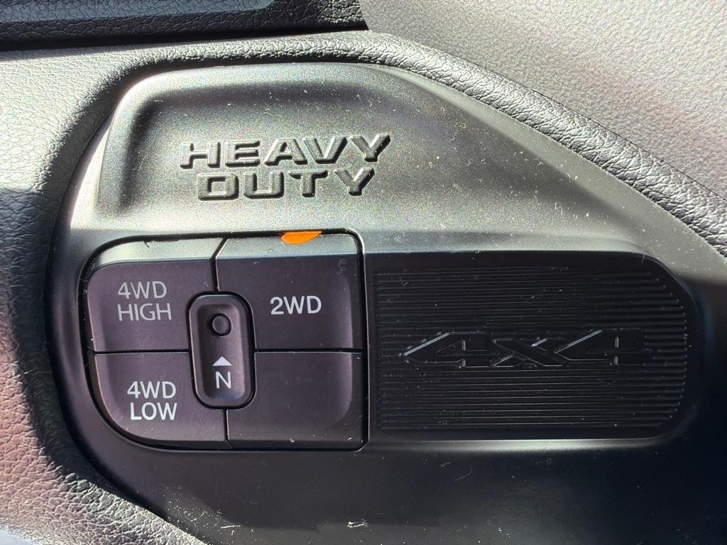 RAM 3500 Big Horn 4x4 Crew Cab 8' Box 2022