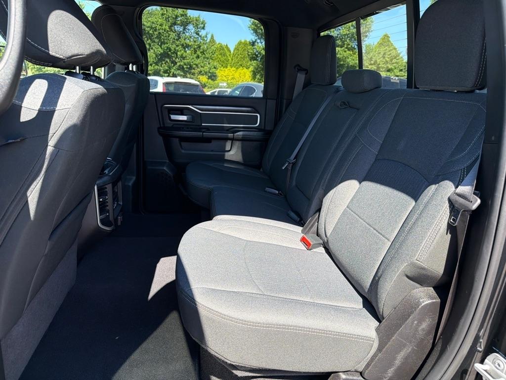 RAM 3500 Big Horn 4x4 Crew Cab 8' Box 2022