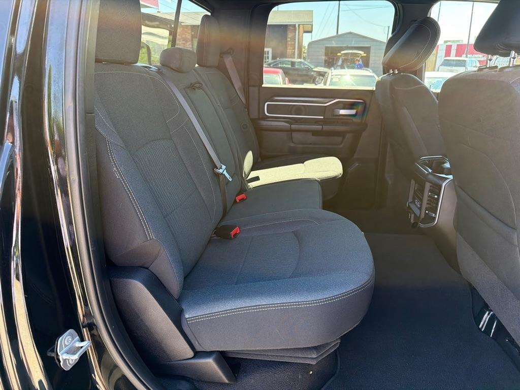 RAM 3500 Big Horn 4x4 Crew Cab 8' Box 2022