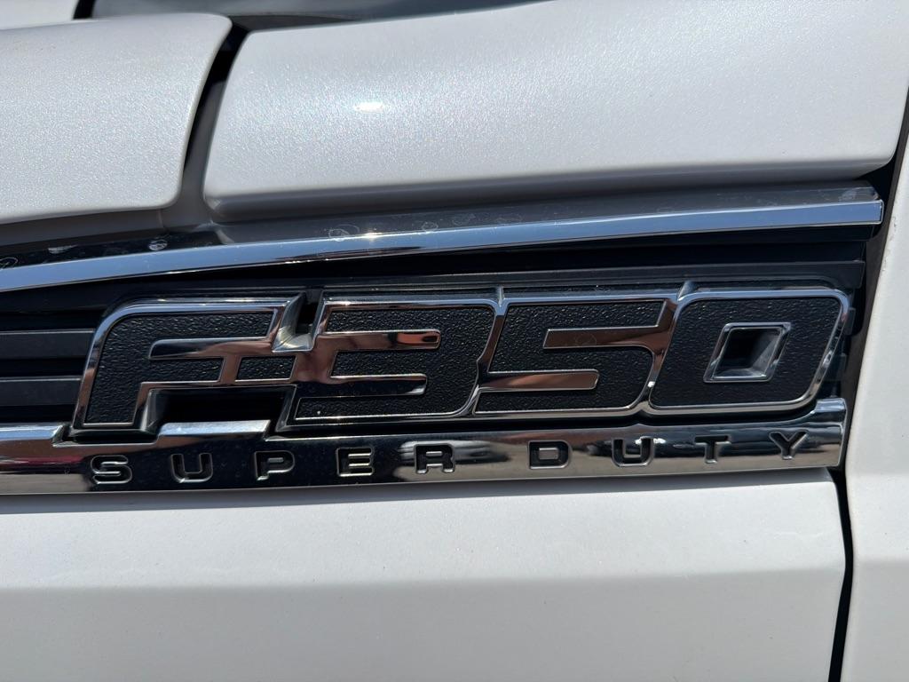 Ford Super Duty F-350 SRW 4WD Crew Cab 156" Lariat 2015