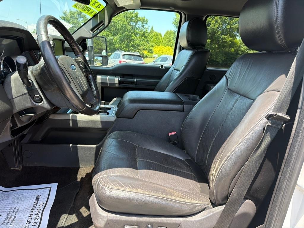 Ford Super Duty F-350 SRW 4WD Crew Cab 156" Lariat 2015