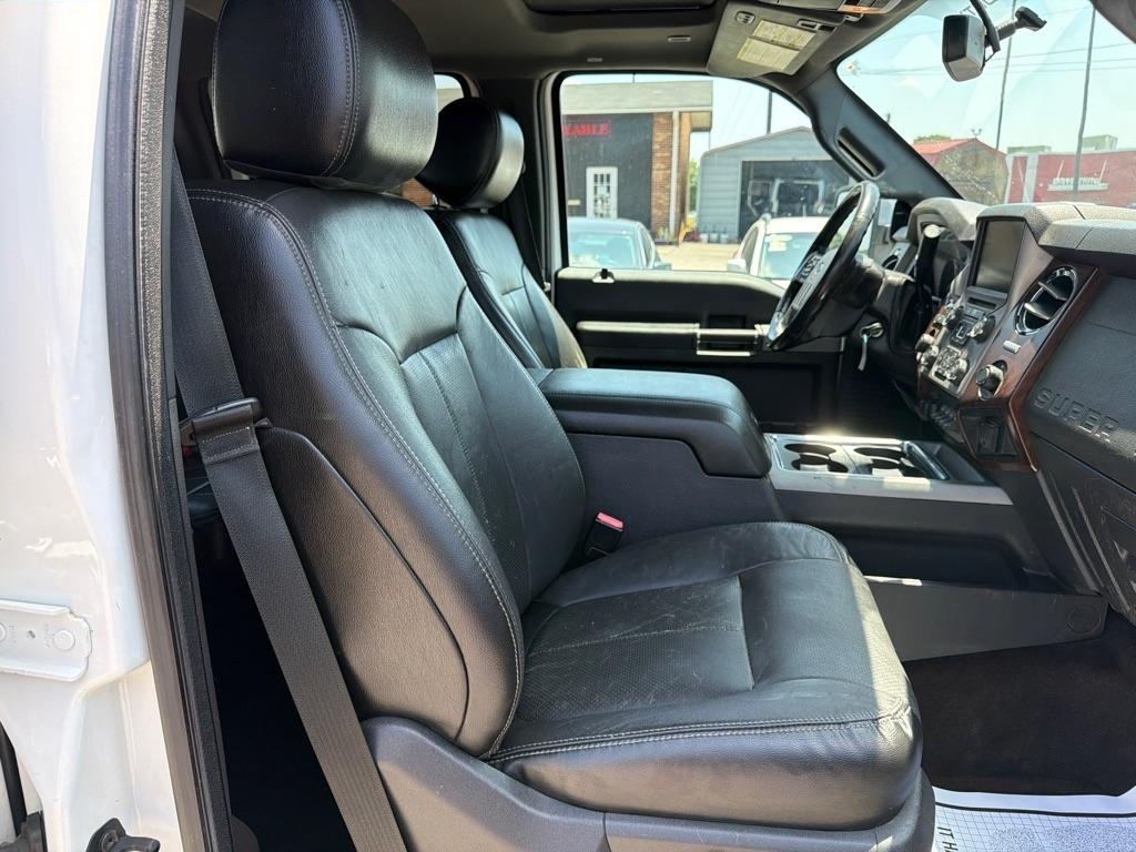 Ford Super Duty F-350 SRW 4WD Crew Cab 156" Lariat 2015