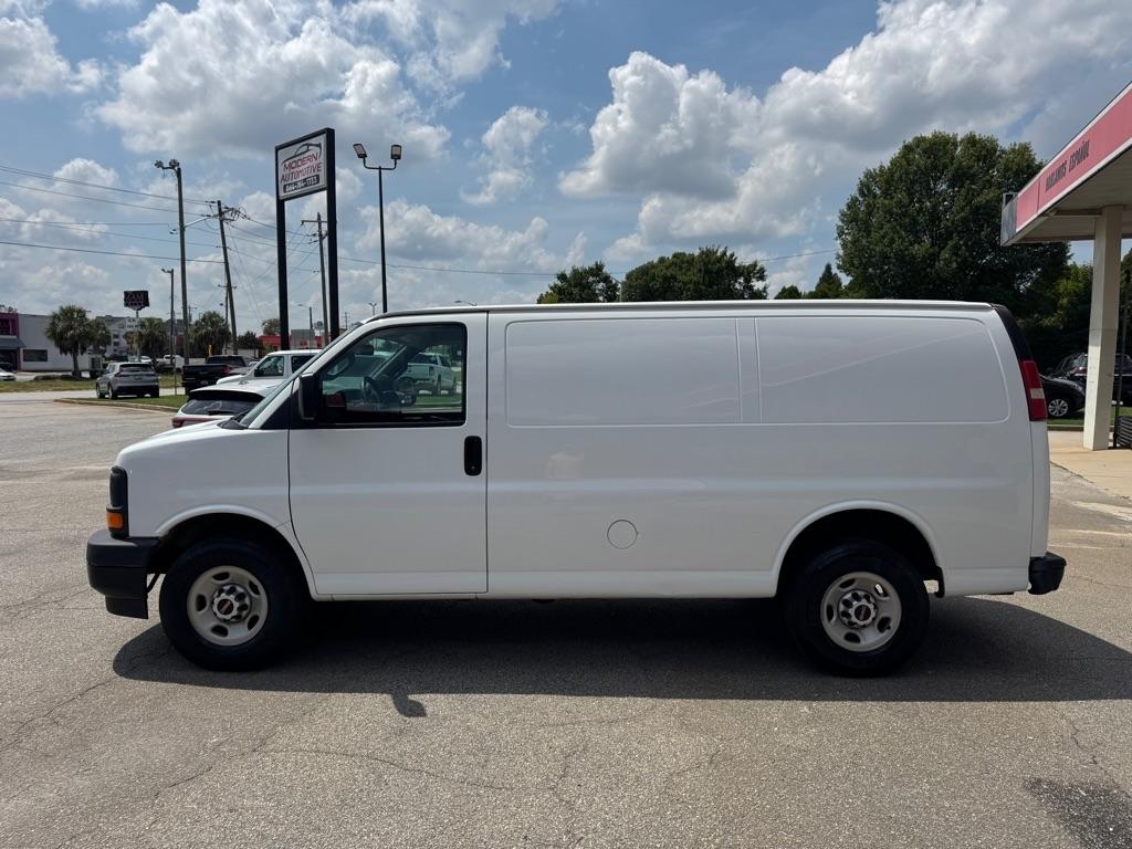 GMC Savana Cargo Van RWD 3500 135" 2017