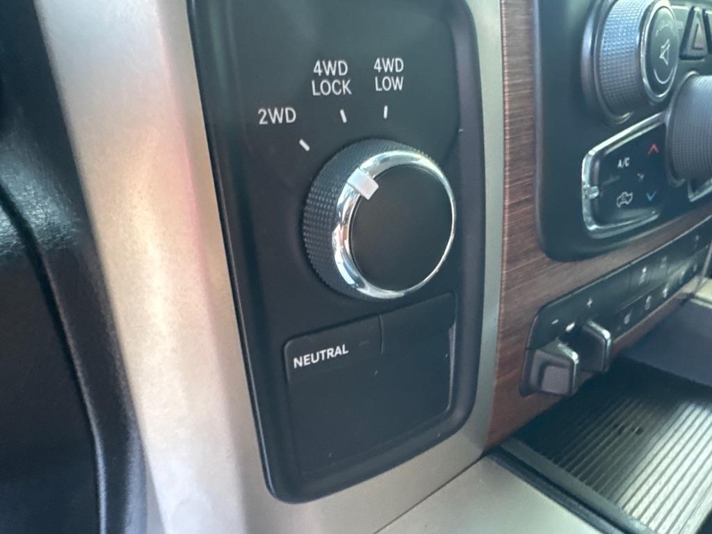 RAM 3500 4WD Crew Cab 169" Laramie 2014