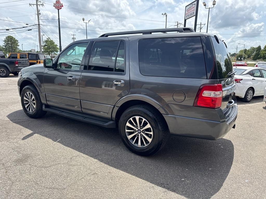 Ford Expedition 2WD 4dr XLT 2016