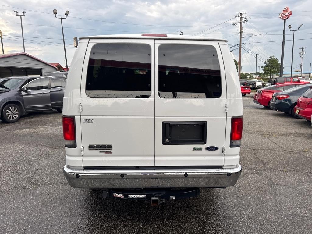 Ford Econoline Wagon E-350 Super Duty XL 2014