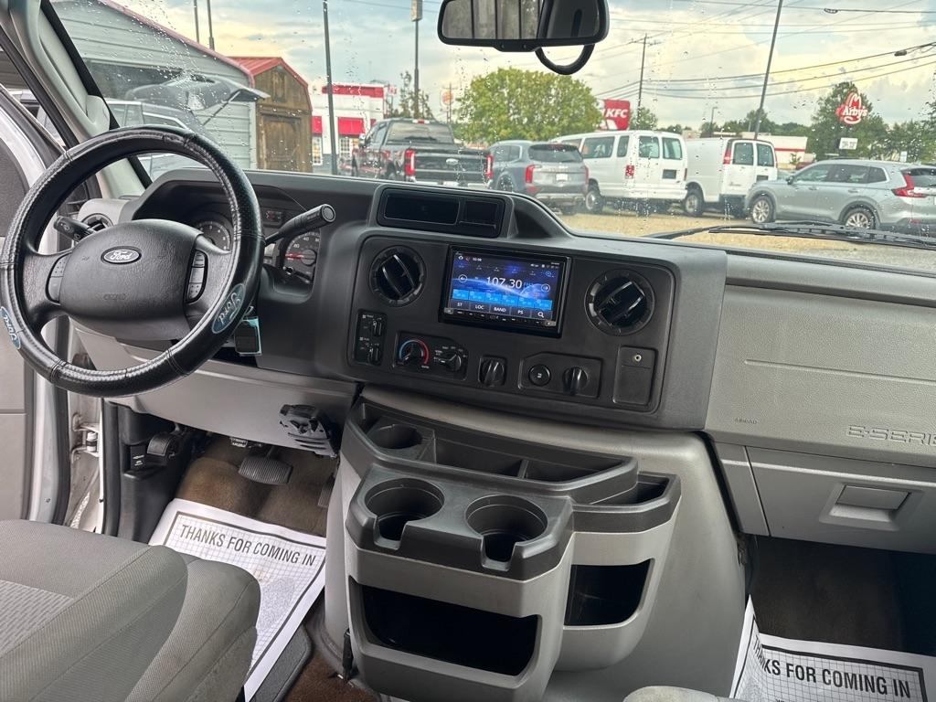 Ford Econoline Wagon E-350 Super Duty XL 2014