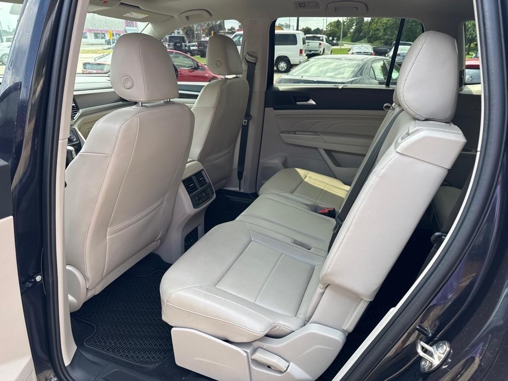 Volkswagen Atlas 3.6L V6 SE w/Technology FWD *Ltd Avail* 2021