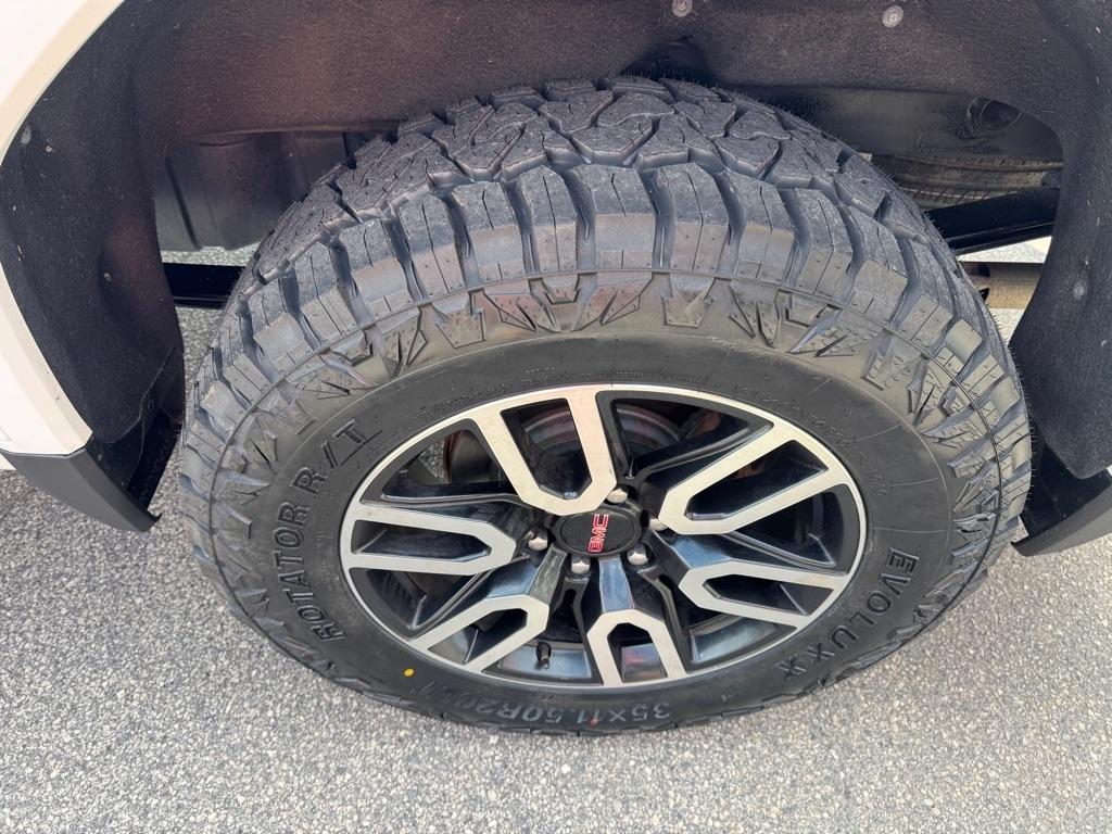 GMC Sierra 1500 4WD Crew Cab 147" AT4 2021