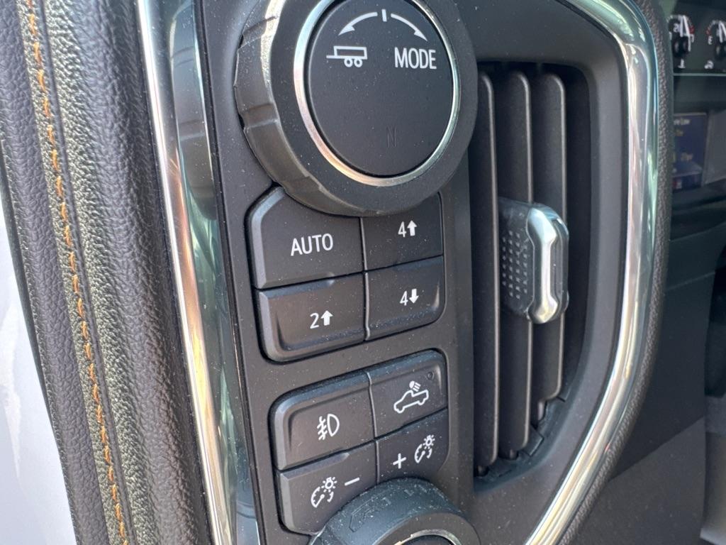 GMC Sierra 1500 4WD Crew Cab 147" AT4 2021