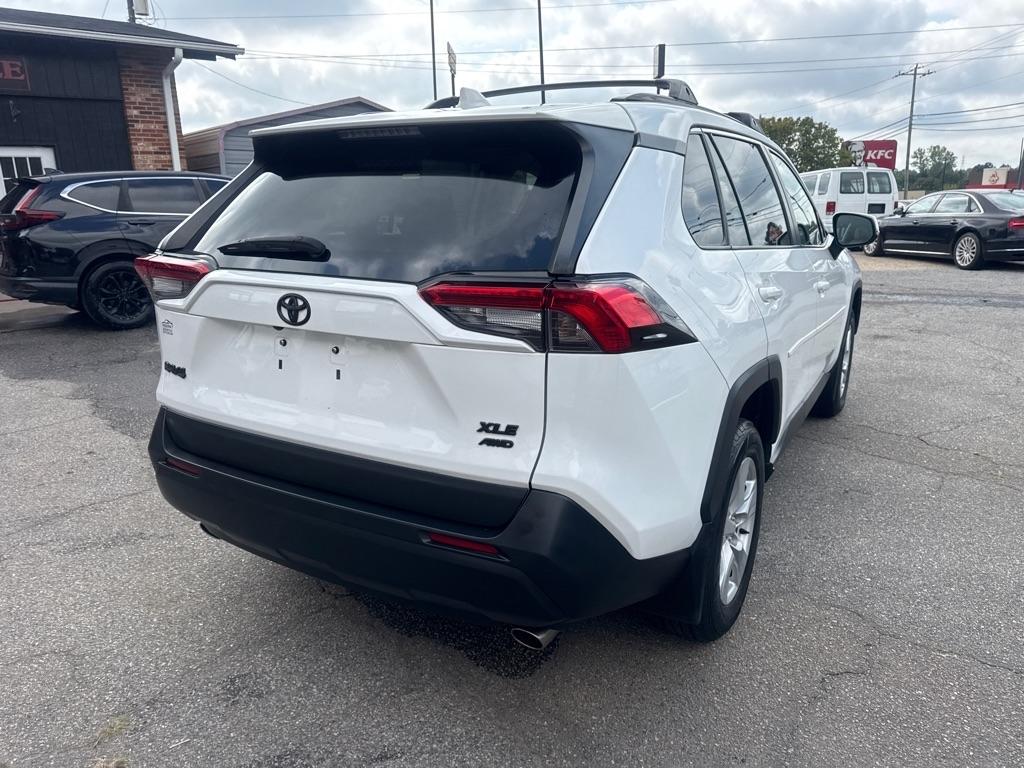 Toyota RAV4 XLE AWD (Natl) 2020