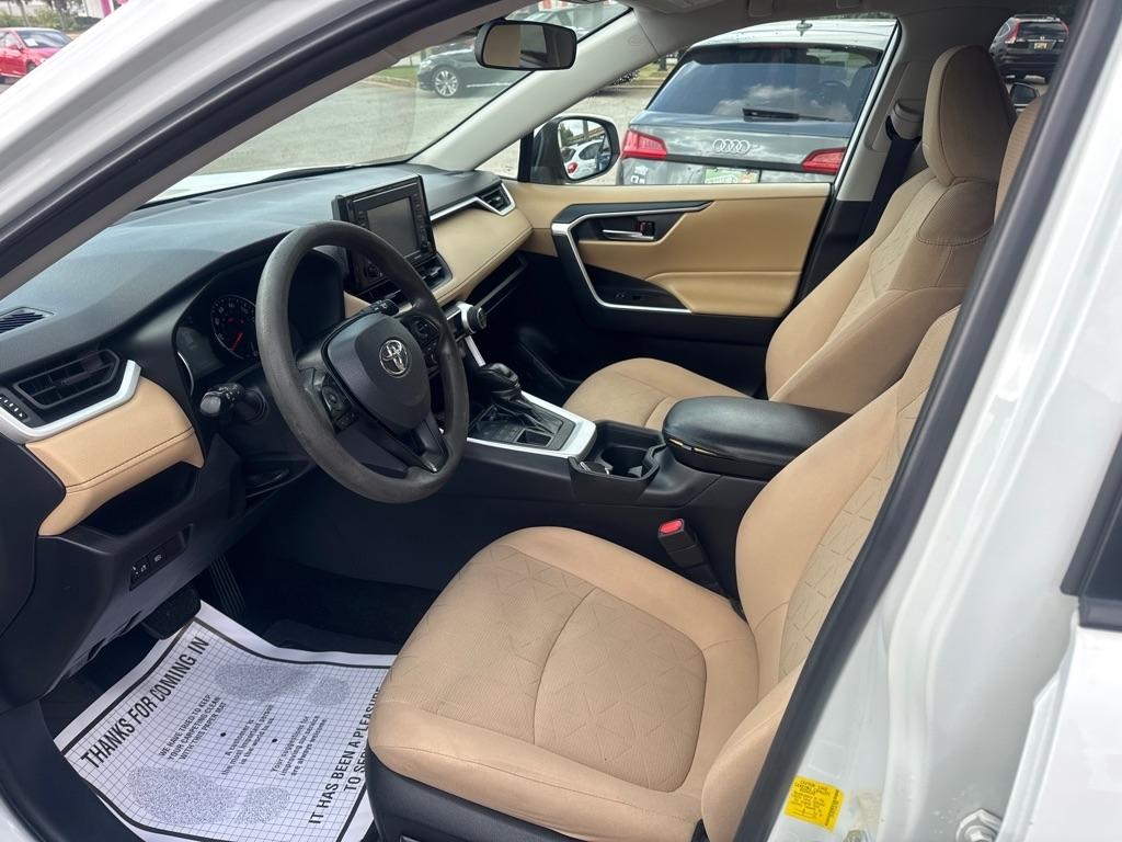 Toyota RAV4 XLE AWD (Natl) 2020