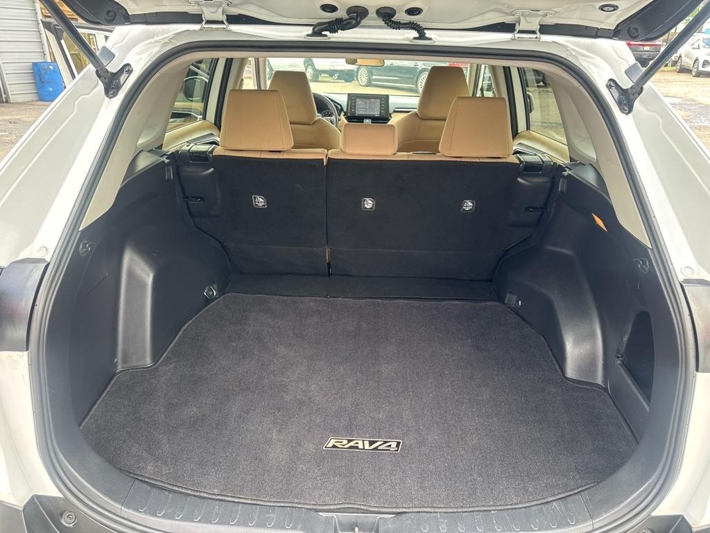 Toyota RAV4 XLE AWD (Natl) 2020