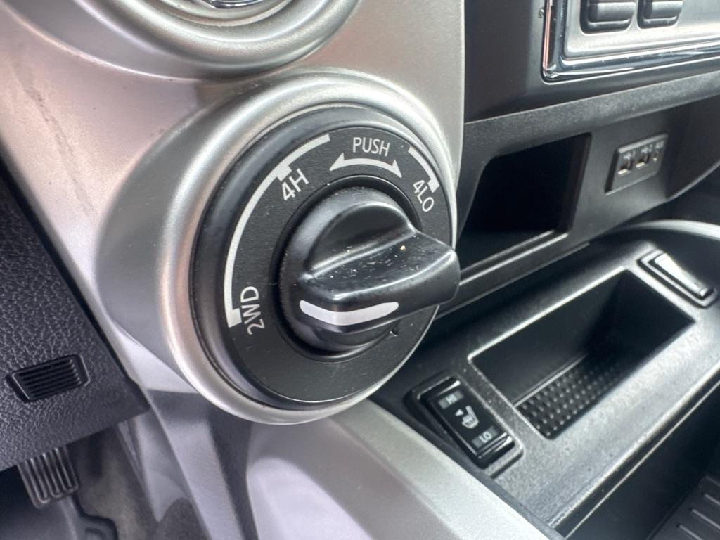 Nissan Titan 4x4 Crew Cab SV 2019