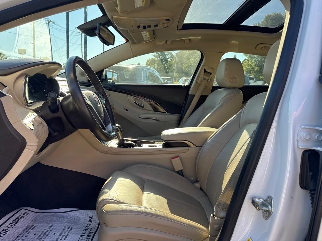 Buick LaCrosse 4dr Sdn Premium I AWD 2016