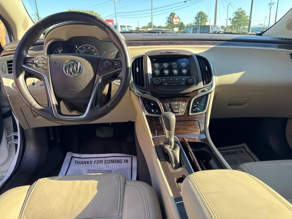 Buick LaCrosse 4dr Sdn Premium I AWD 2016