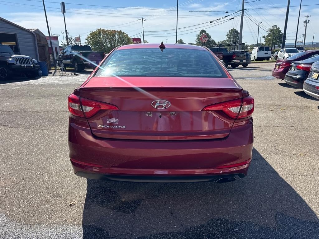 Hyundai Sonata 4dr Sdn 2.4L SE 2015