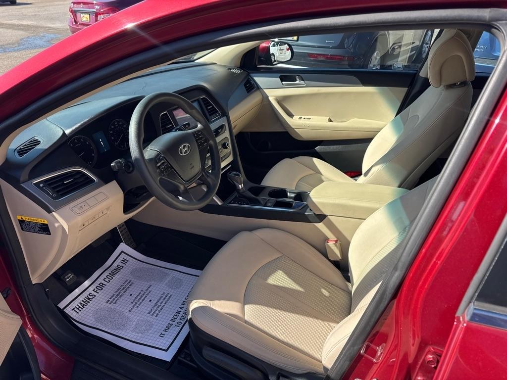 Hyundai Sonata 4dr Sdn 2.4L SE 2015
