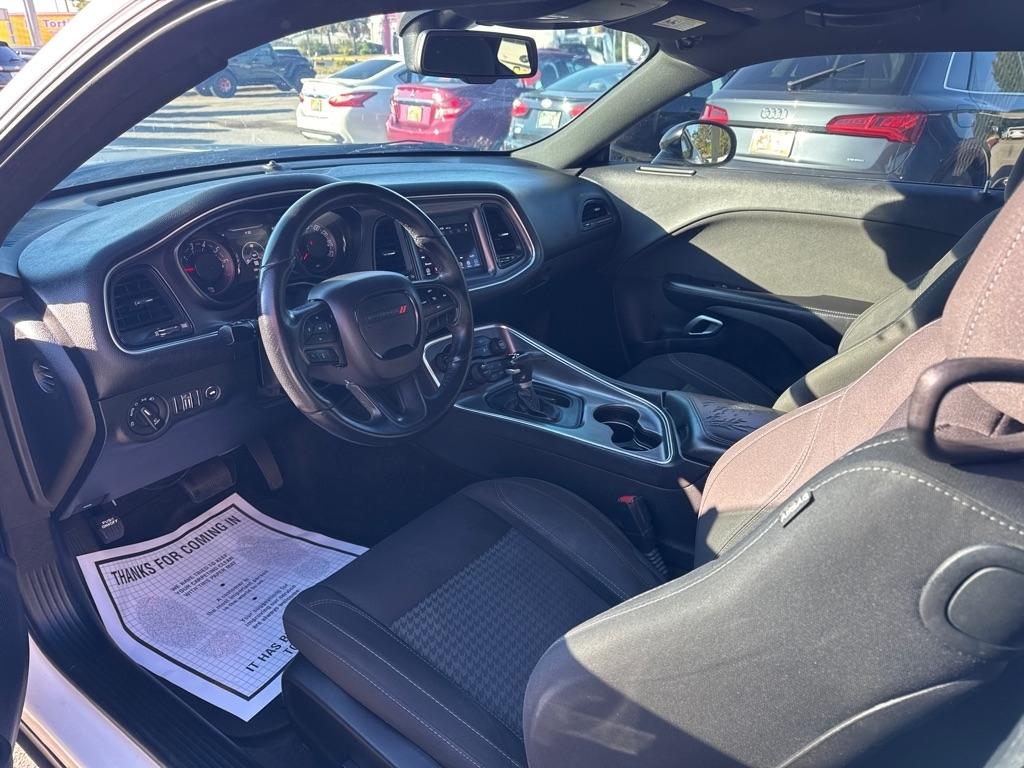 Dodge Challenger SXT RWD 2018