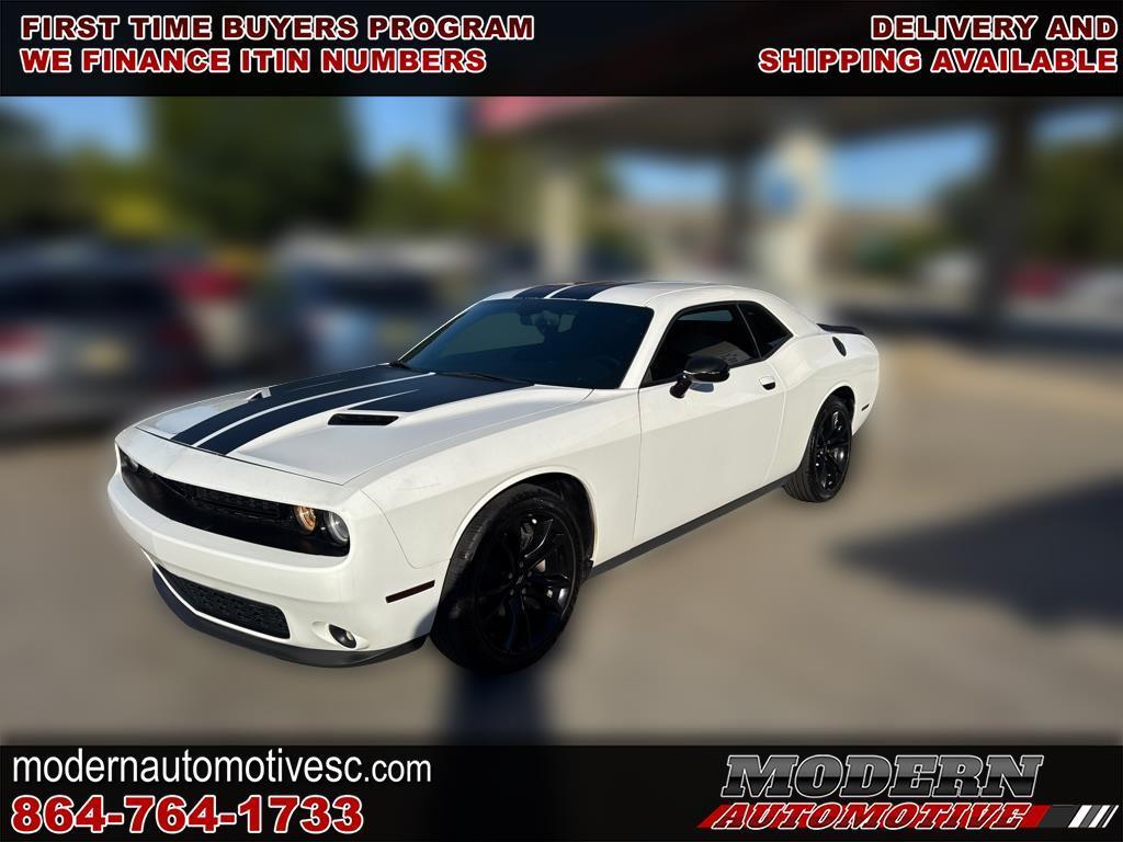 Dodge Challenger SXT RWD 2018