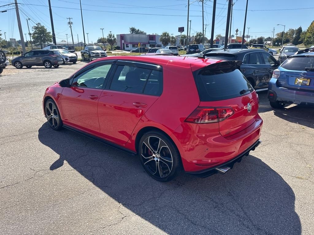 Volkswagen Golf GTI photo 3