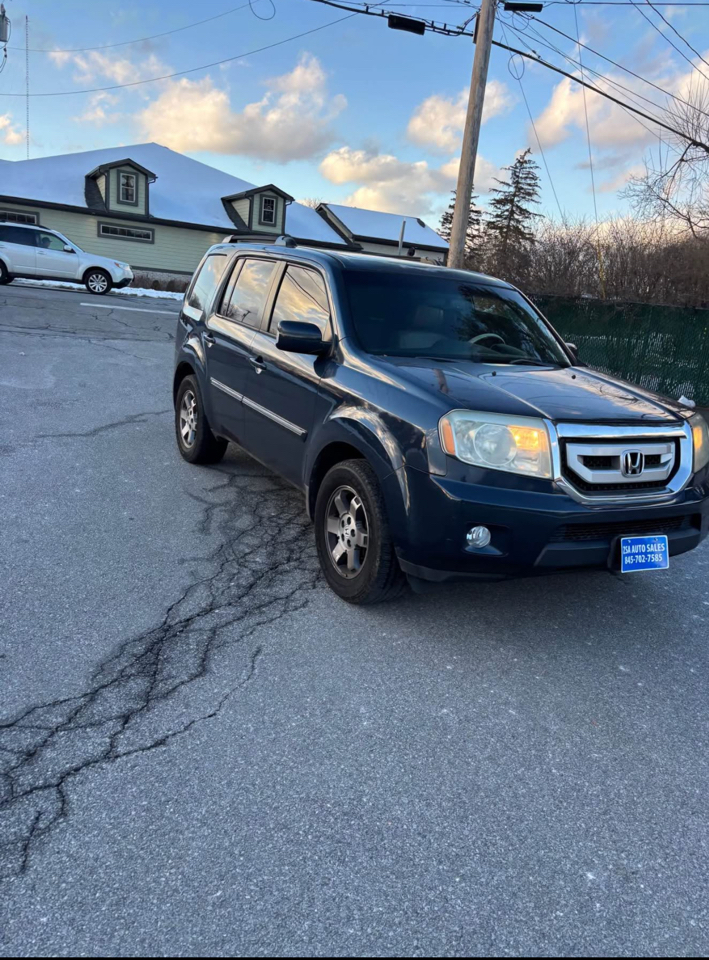 Honda Pilot Touring 4WD 5-Spd AT with DVD 2010