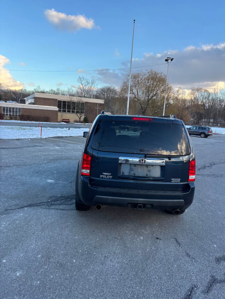 Honda Pilot Touring 4WD 5-Spd AT with DVD 2010