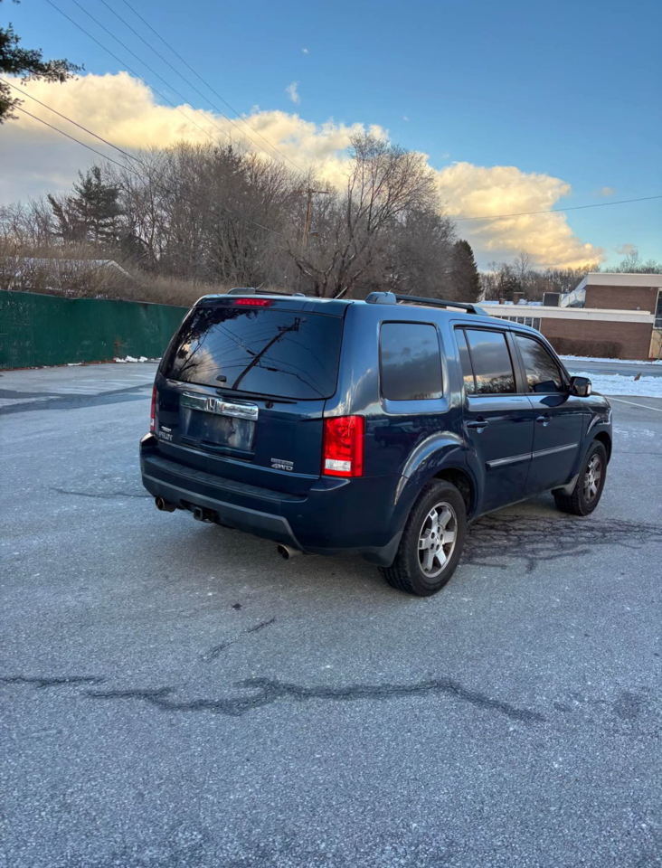 Honda Pilot Touring 4WD 5-Spd AT with DVD 2010