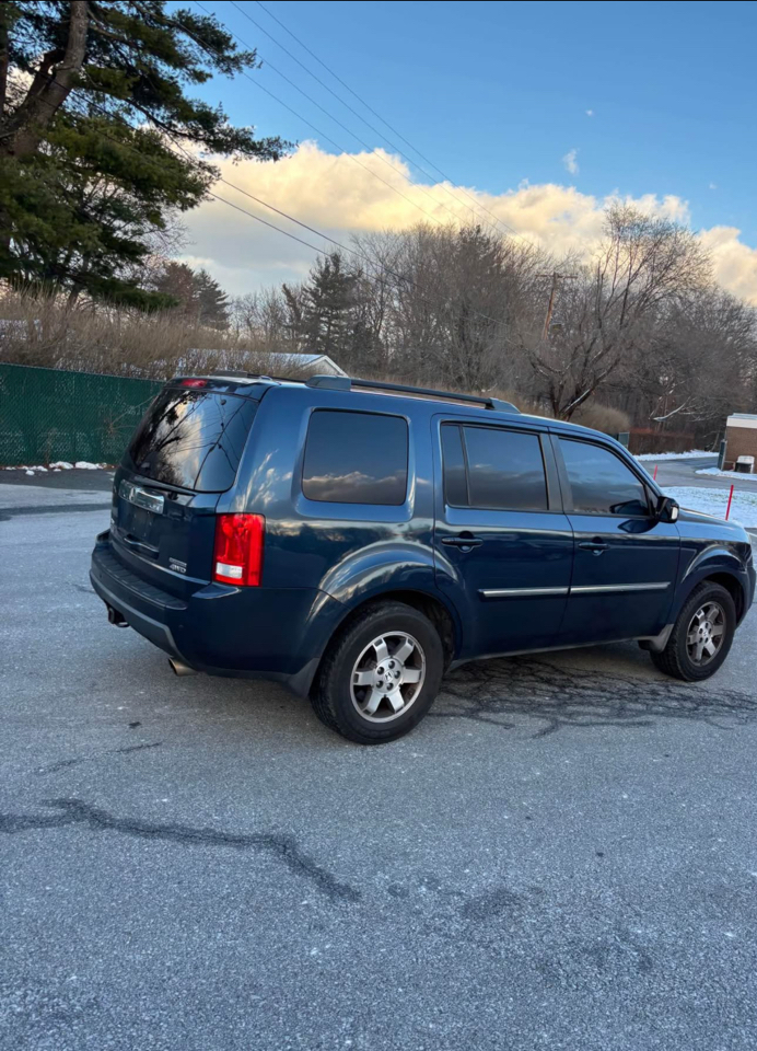 Honda Pilot Touring 4WD 5-Spd AT with DVD 2010