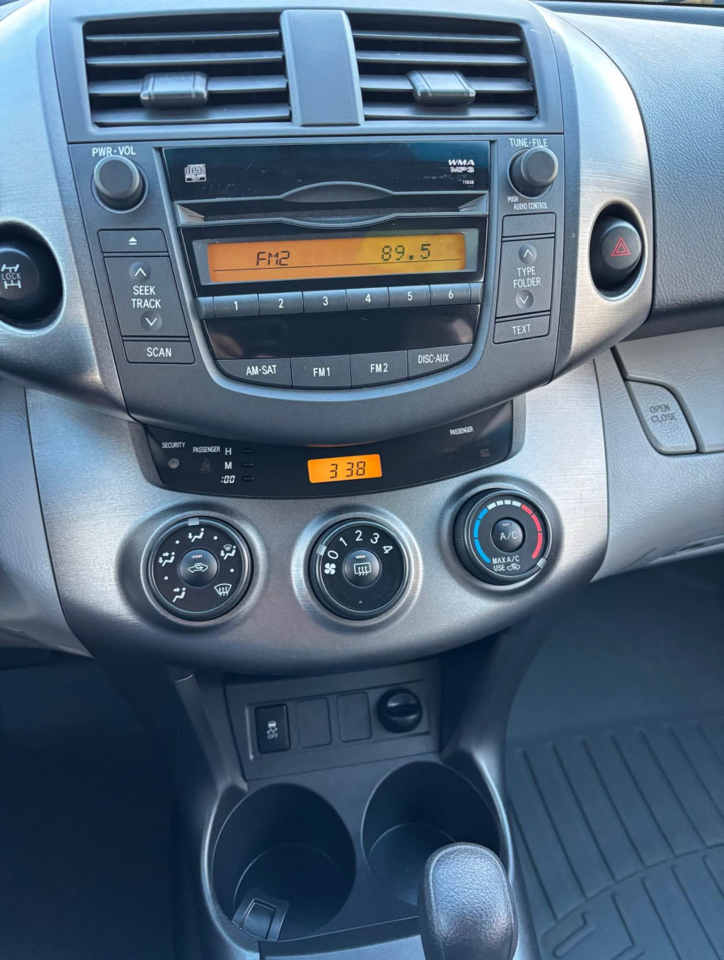 Toyota RAV4 Base I4 4WD 2009