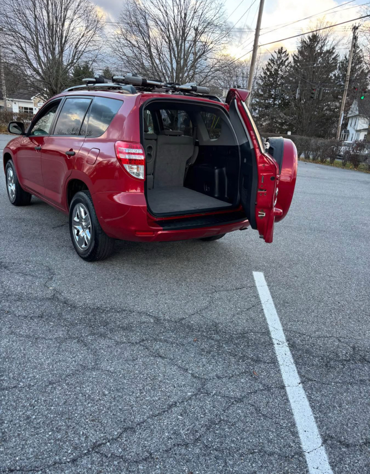 Toyota RAV4 Base I4 4WD 2009