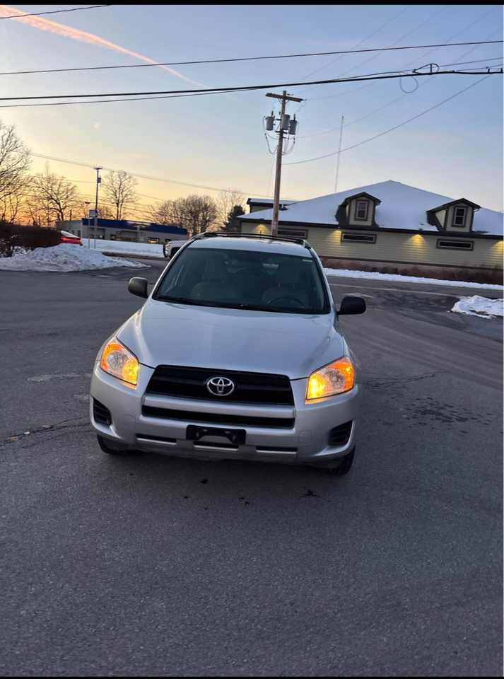 Toyota RAV4 Base I4 4WD 2011