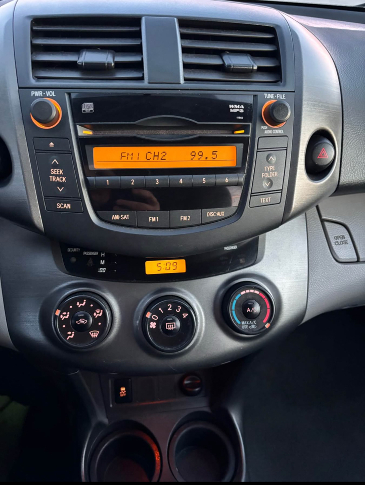 Toyota RAV4 Base I4 4WD 2011