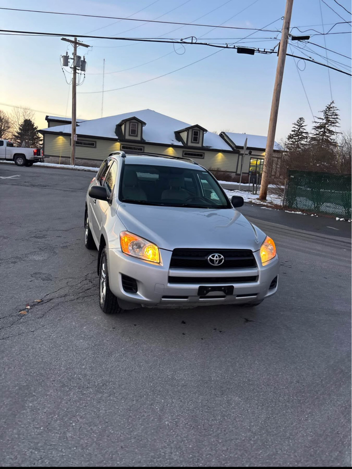 Toyota RAV4 Base I4 4WD 2011