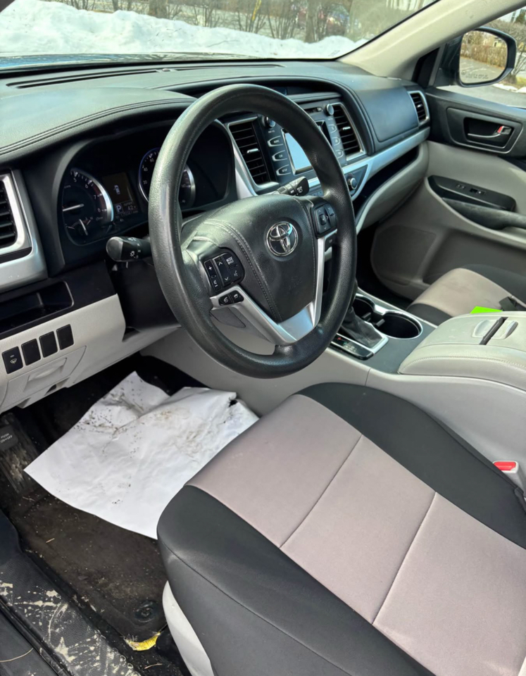 Toyota Highlander LE AWD V6 2015