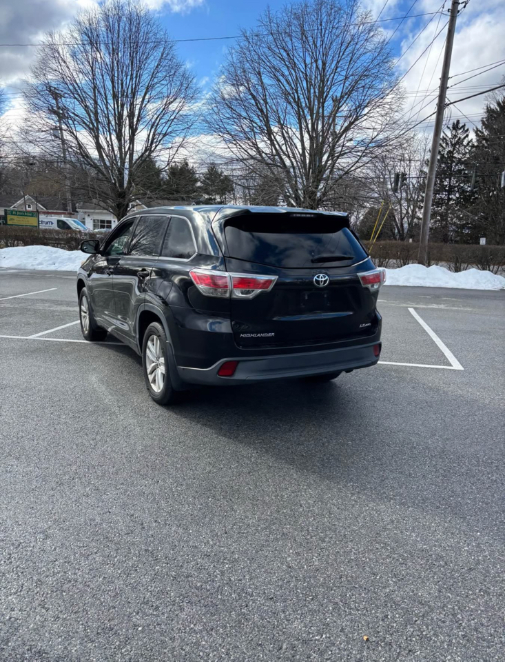 Toyota Highlander LE AWD V6 2015