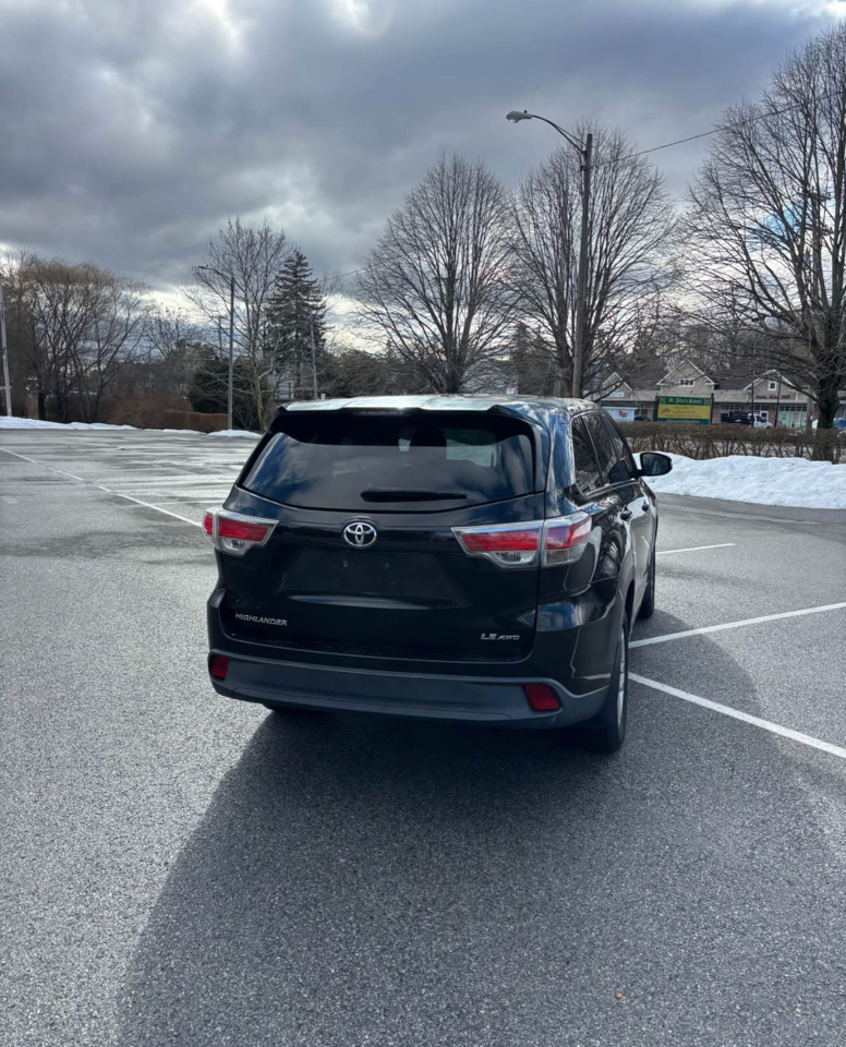 Toyota Highlander LE AWD V6 2015