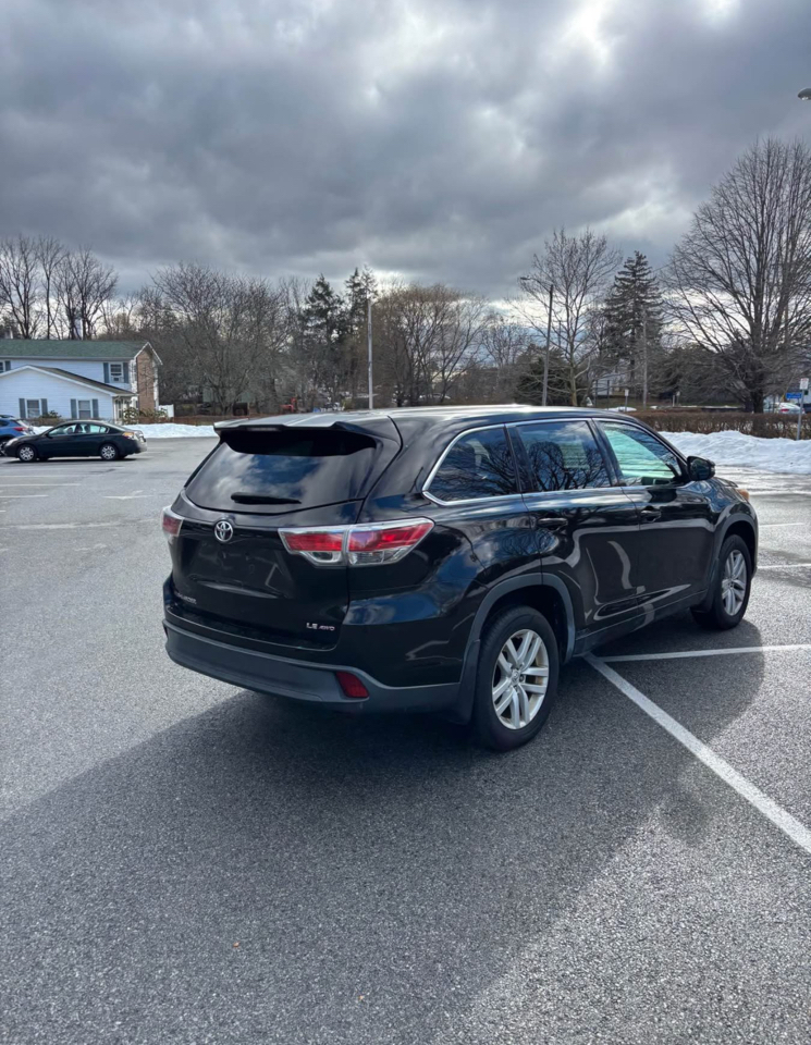 Toyota Highlander LE AWD V6 2015