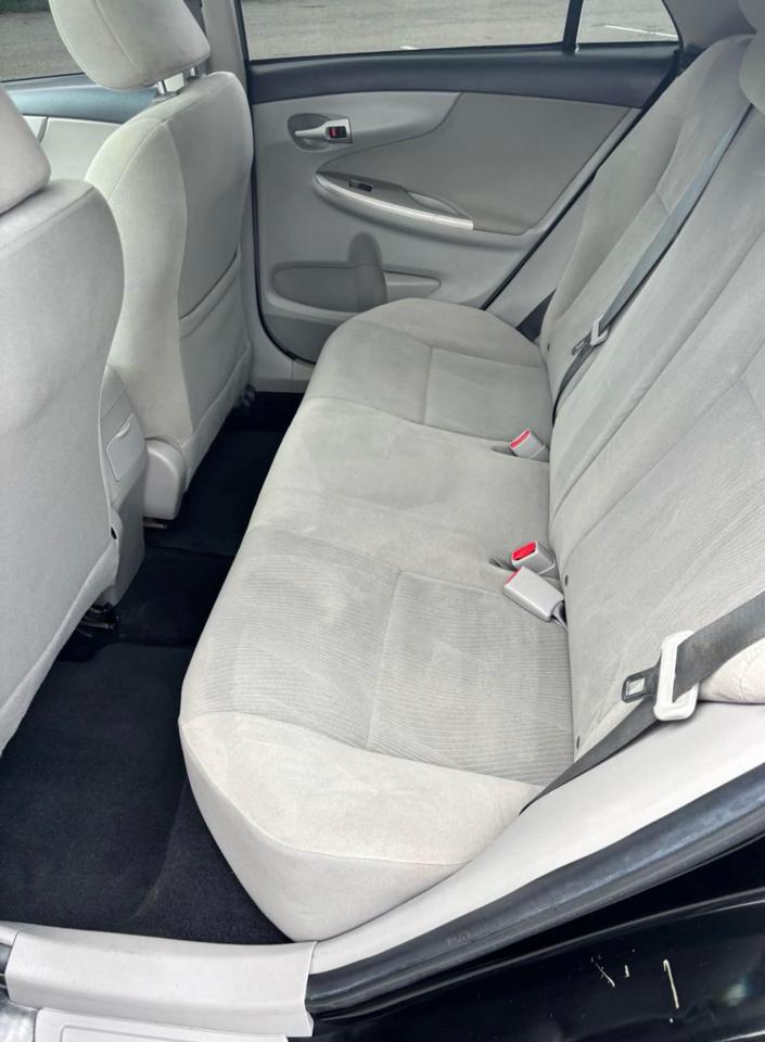 Toyota Corolla S 5-Speed MT 2013