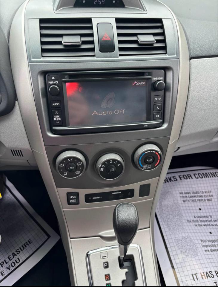 Toyota Corolla S 5-Speed MT 2013