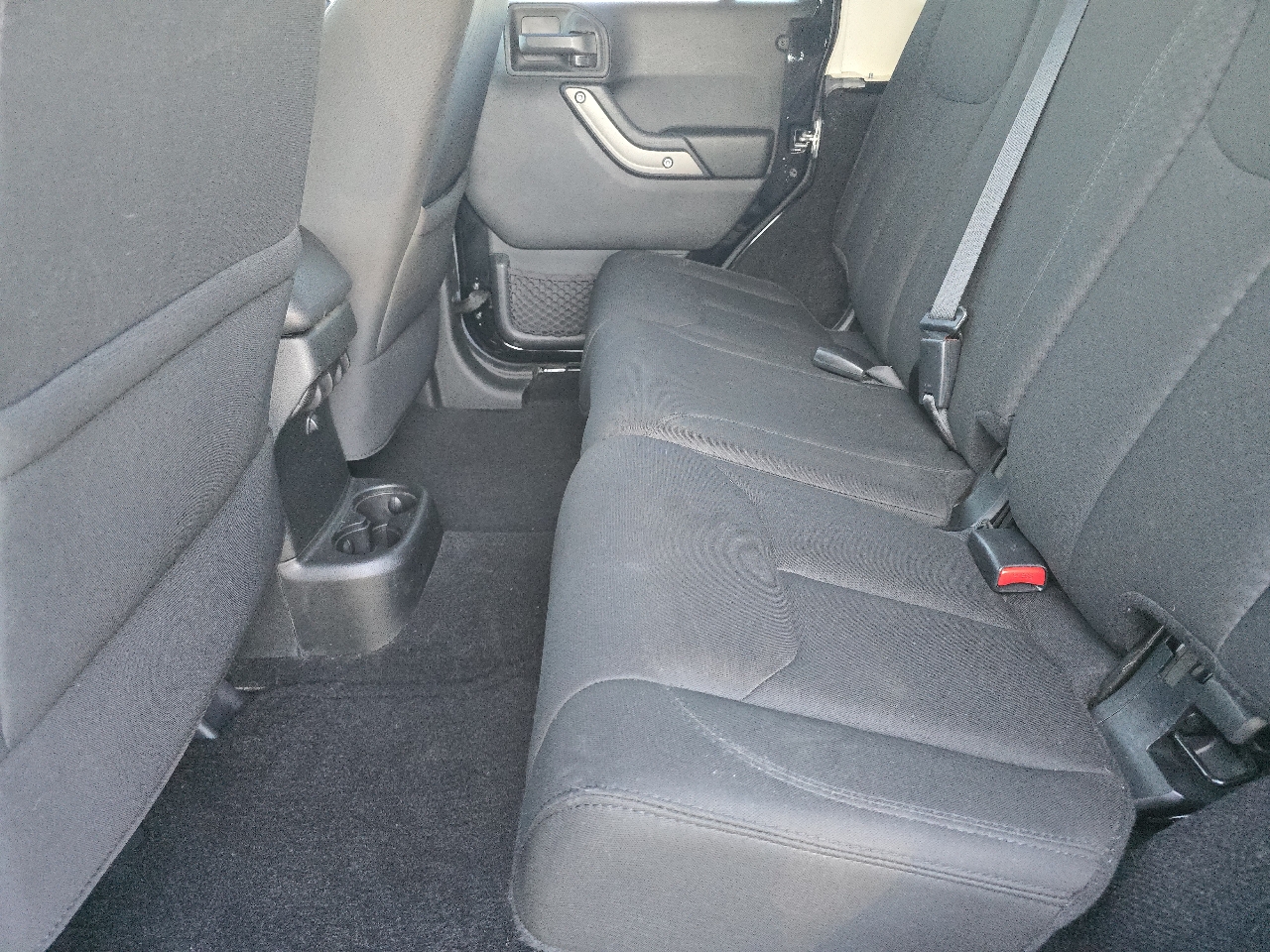 Jeep Wrangler Unlimited 4WD 4dr Sport 2016