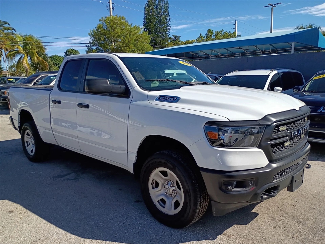 RAM 1500 Tradesman Quad Cab 4WD 2023